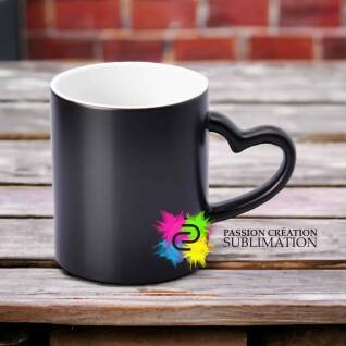 Tasse magique 11oz anse en cœur
